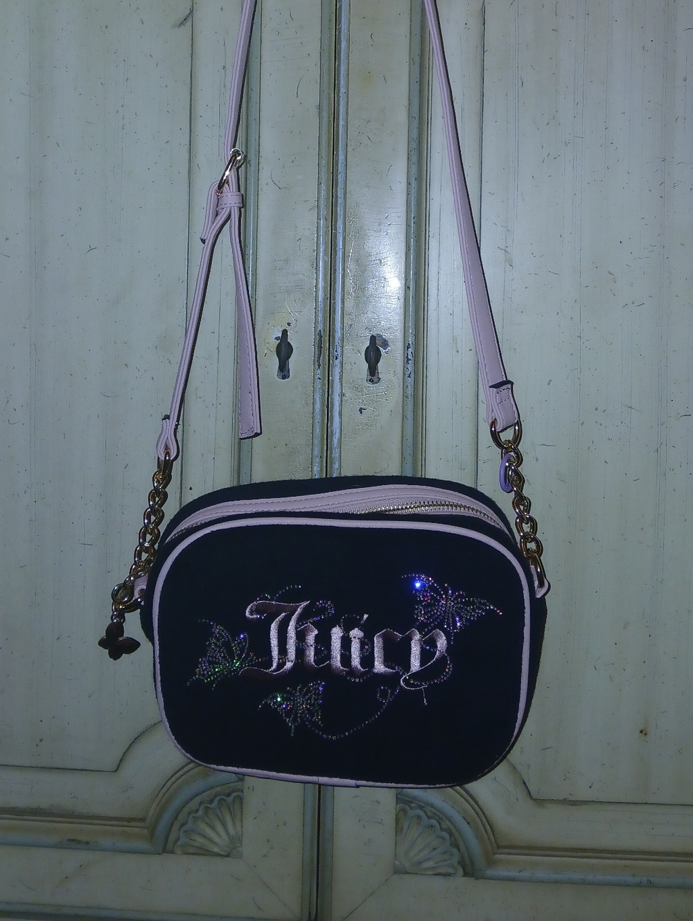 Juicy Couture Black and Pink Crossbody Bag!